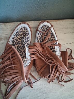 Fringe Leopard-Trim Moccasin Loafers in Brown